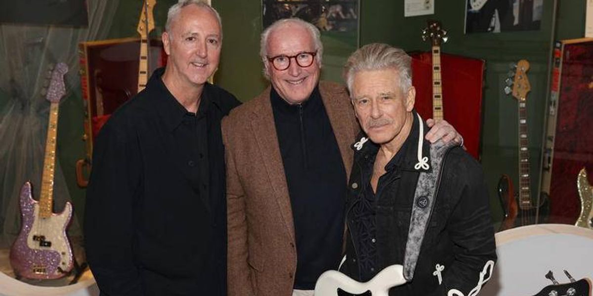 Adam Clayton met aux enchères 18 basses légendaires de U2