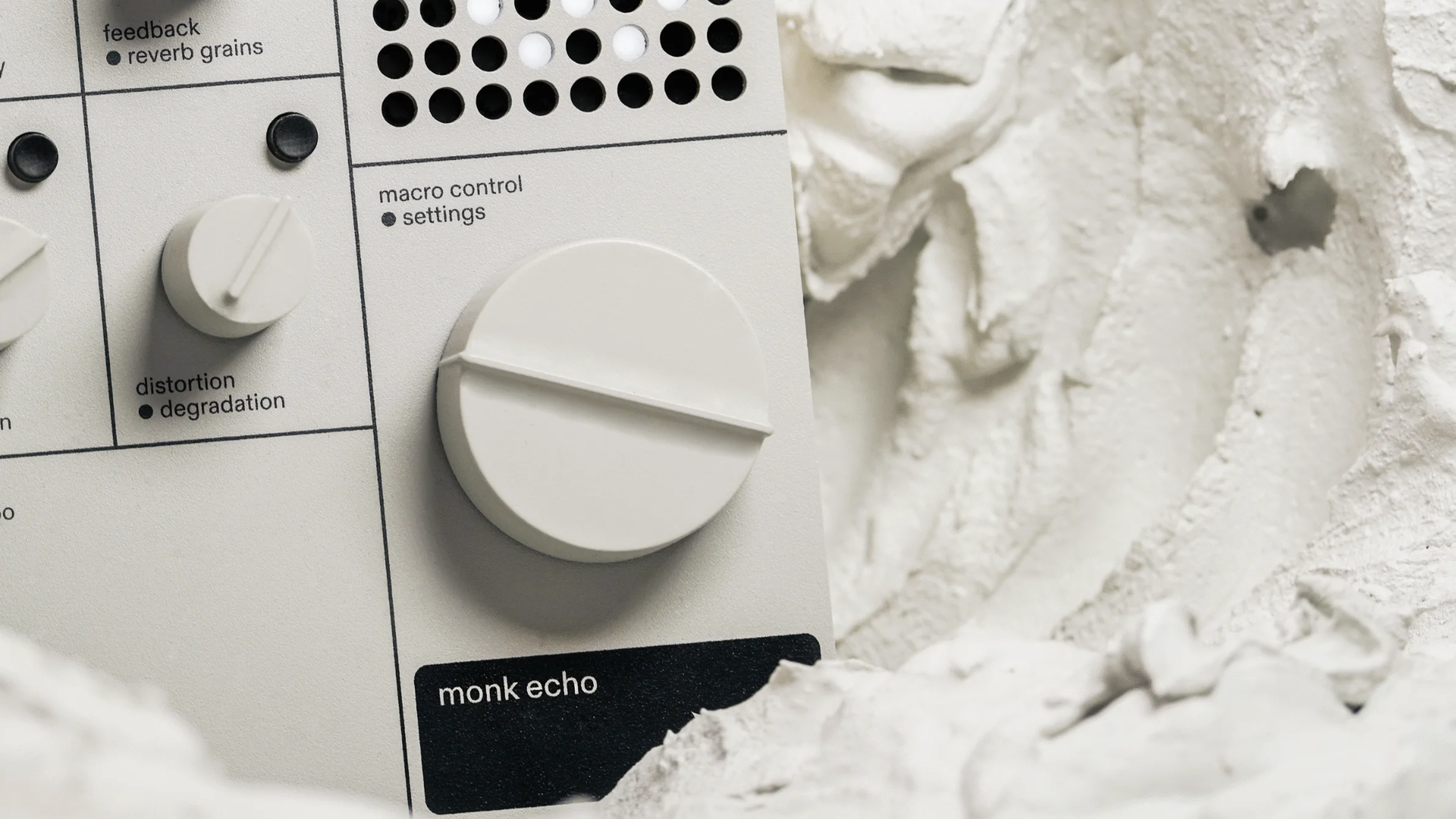 Monk Echo : le multi-effets stéréo réverbe-délai à précommander